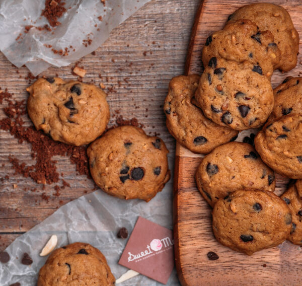 SOFT CHOCOLATE CHIP COOKIES