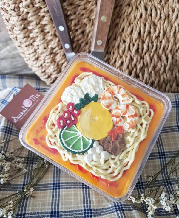 เค้กกล่อง มาม่าต้มยำกุ้ง